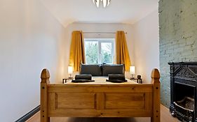 Sally'S Cottage - Uttoxeter: Close To Alton Towers